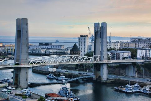 Faites intervenir BtoB Clean Brest pour l'entretien de vos locaux professionnels Faites intervenir BtoB Clean Brest pour l'entretien de vos locaux professionnels
